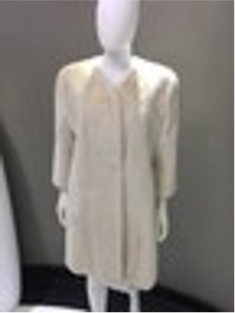 Real Fur Jean Louis FERAUD US size 4 white Fur mink coat 3/4 sleeve collarless